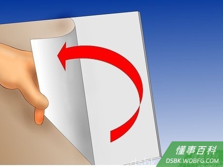 Step 5 非常小心地从填料片后面边条扣掉所有石膏材料。