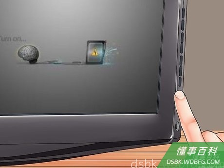 Step 1 打开电脑和显示屏。