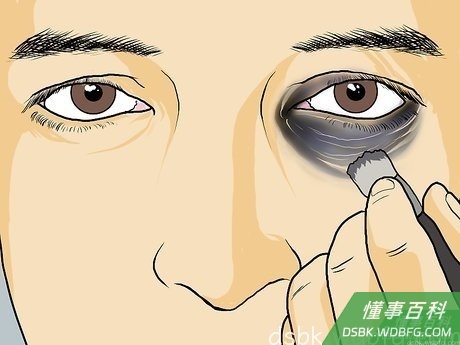 Step 2 在眼睛下方涂抹棕色、灰色或紫色的哑光眼影。