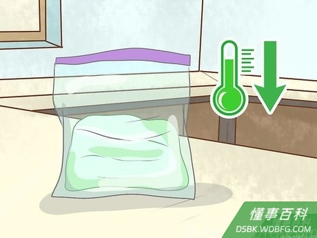 Step 9 把芦荟拿到台面上解冻，或者直接使用冷冻芦荟。