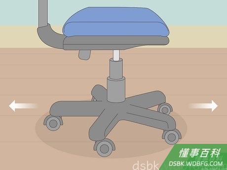 Step 6 来回推椅子,检查轮子是否有问题。