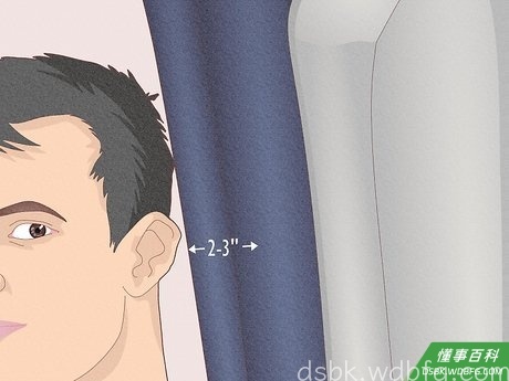 Step 5 把头凑近床垫,让耳朵和床垫的距离保持在5到8cm之间。