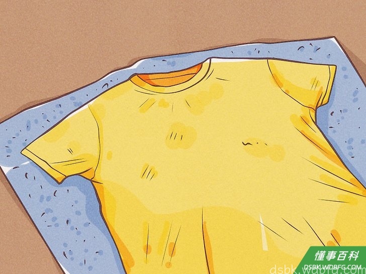 Step 6 用手拉伸衣服，重塑形状。