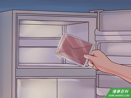 Step 2 让信封在冷冻室里放几个小时。