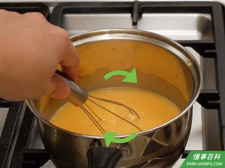 Step 4 在瓦斯炉上混合奶酪和酸性混合物。
