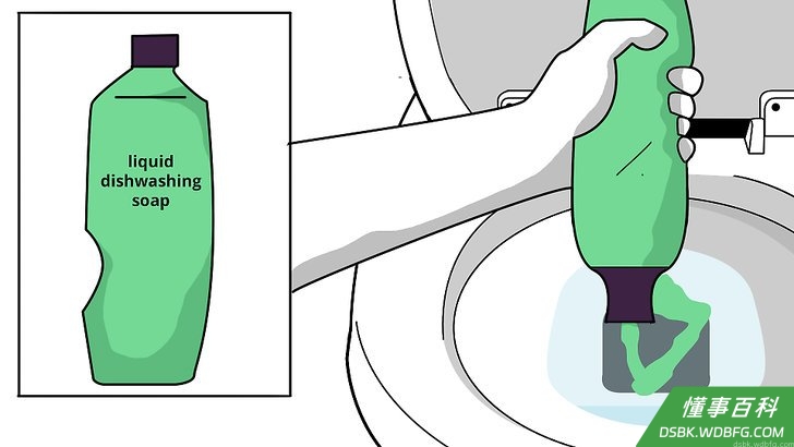 Step 1 往马桶里挤几注洗洁精。