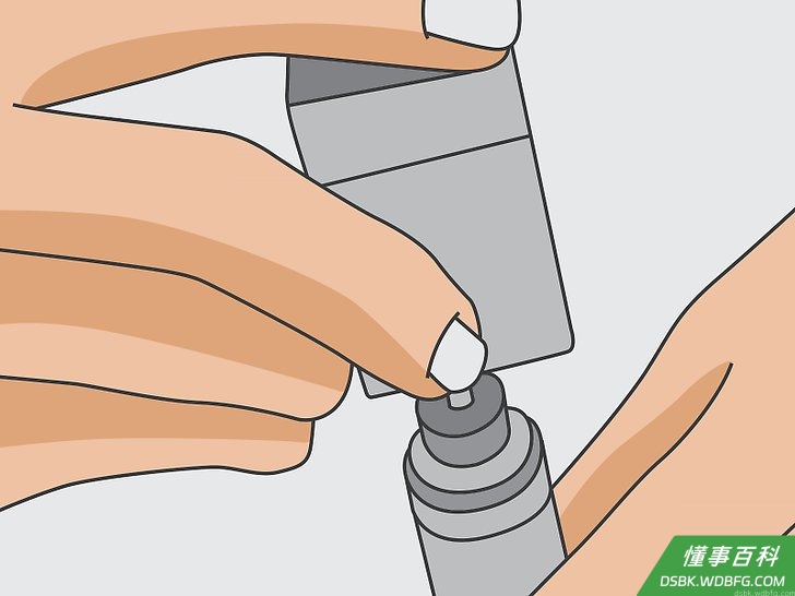 Step 6 将补充瓶的喷嘴紧紧插入打火机的加注阀中。