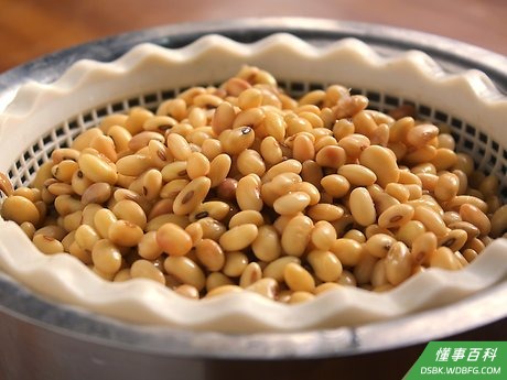 Step 3 滤出黄豆。