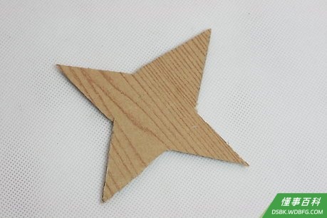 Step 9 用薄木片做飞镖。