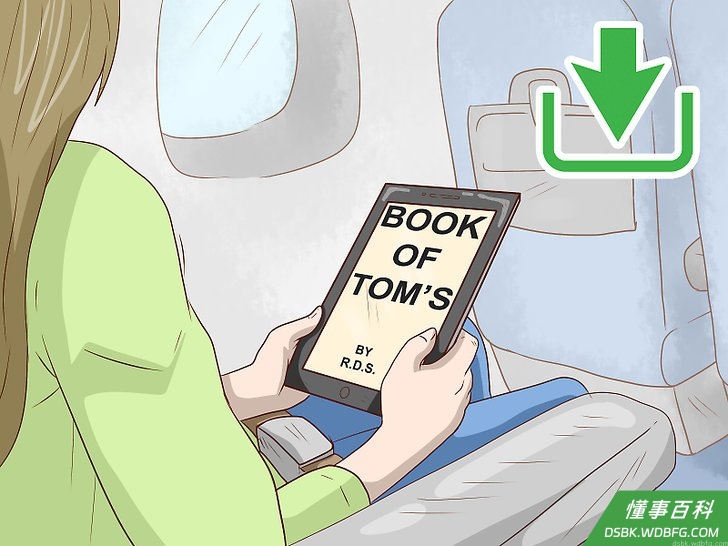 Step 3 把衣服卷起来节省空间。