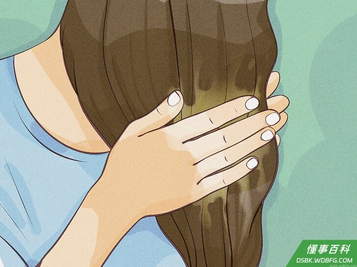 Step 5 将底油抹到头发上，从头到尾都抹到。
