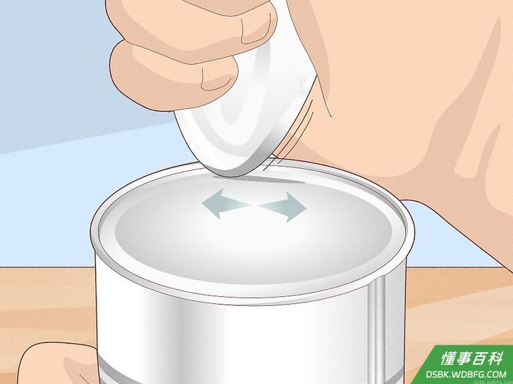Step 3 用勺子尖端来回摩擦。