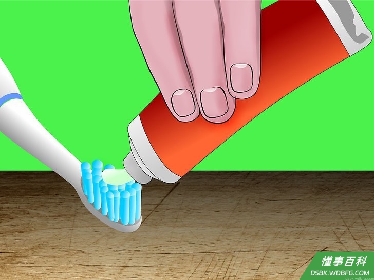 Step 3 沾湿你的牙刷。