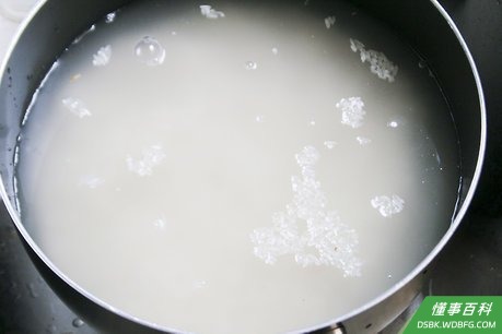 Step 3 除了印度香米和野生稻，其它的米都不需要浸泡，除非菜谱让这样做。