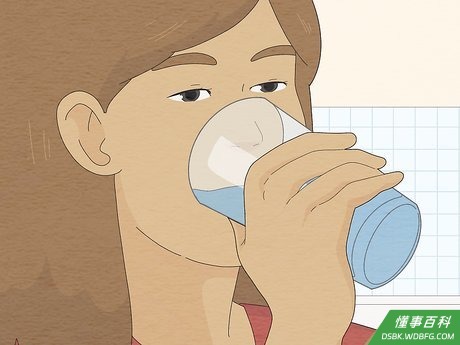 Step 1 喝酒前，先补充身体水分。