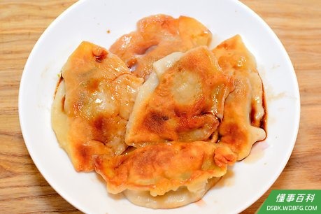Step 6 马上和蘸料一起上桌。