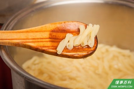 Step 3 做饭的过程中要克制自己不停地试吃。