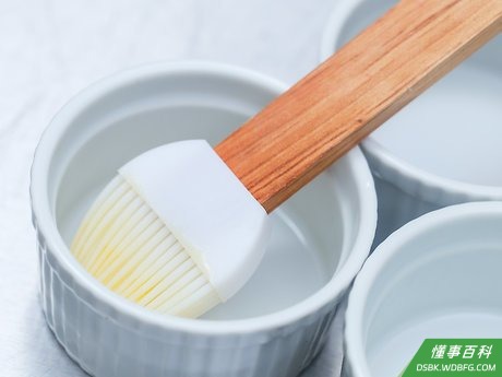 Step 1 准备好烤盘或者布丁杯作为模子。