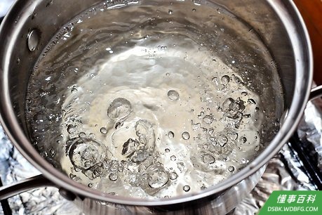 Step 1 煮沸一锅水。