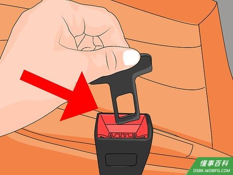 Step 3 安装安全带消音器。