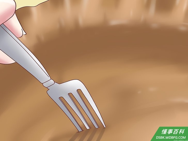 Step 2 确保用铲子插进生面团里面，这样他就不会在烤炉里面沸腾出来。