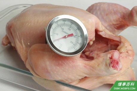 Step 5 做肉泥前，先把肉加热到合适的温度。