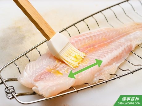 Step 3 刷在烤鱼或者烤肉上。