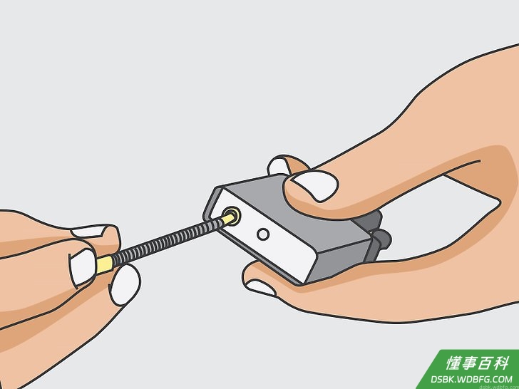 Step 2 拧开内胆底部的火石螺丝,以更换火石。