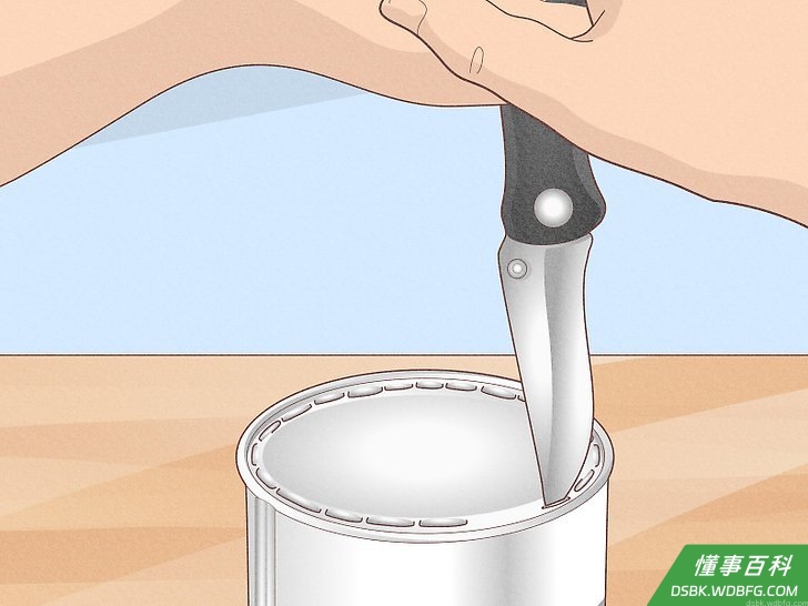 Step 5 重复动作,直到整个罐头盖子都已经均匀凿穿。