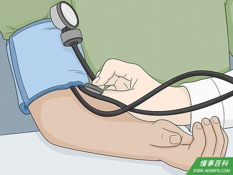 Step 7 要求医生进行体检，确认发抖原因。