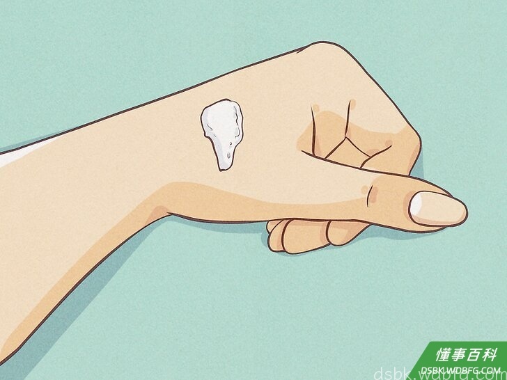 Step 2 在手背上挤一点BB霜。