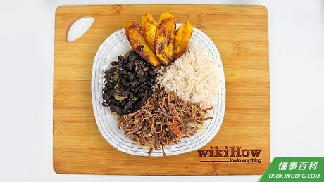Step 3 Pabellón（以黑豆、米饭佐以香蕉、肉丝制成的委内瑞拉名菜）玉米饼。