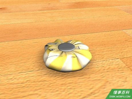 Make Buttons Step 6.jpeg