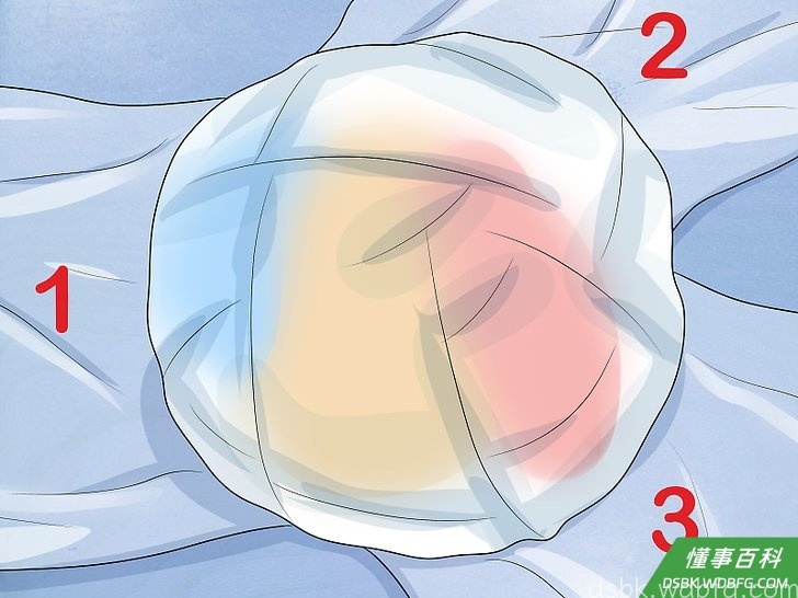 Step 6 用2到3层保鲜膜包裹每一层礼物。