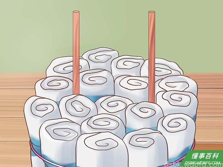 Step 6 把一或两根木销插入底层以起固定作用，接下来，把另外两层接到上面。