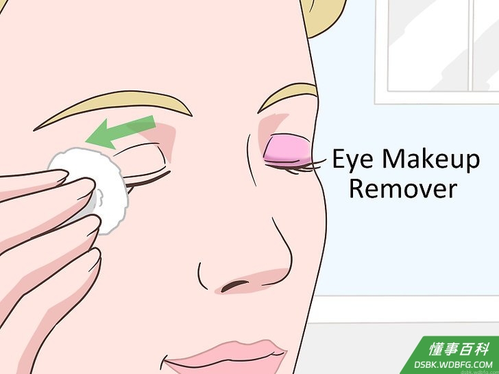 Step 3 洗面奶还可以用来卸眼妆。