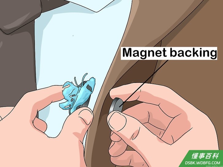 Step 5 如果别针是蝴蝶扣、磁性扣或者螺丝螺帽款的，要固定背面。