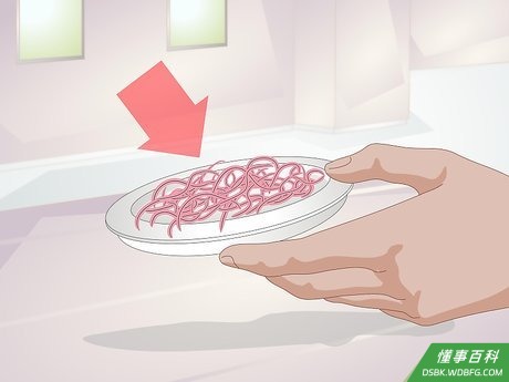 Step 1 为你的斗鱼挑选合适的鱼食。