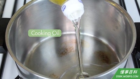 Step 1 将奥利奥饼干放到冰箱里冷藏。