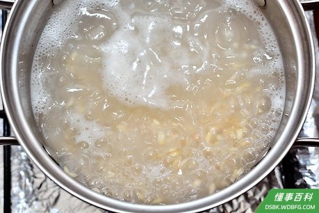 Step 3 用中大火煮10-12分钟。