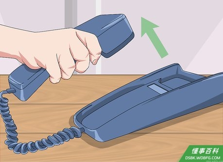 Step 1 先从底座上取下听筒。
