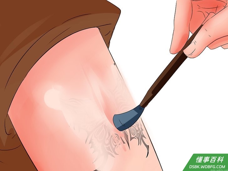 Step 7 使用纹身专用遮盖化妆品。
