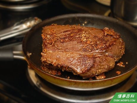 Step 2 让烤肉变成棕色。