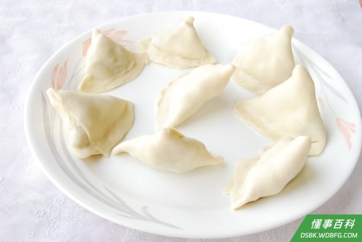 Step 5 包好所有的三角饼。
