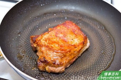 Step 3 煎牛排。