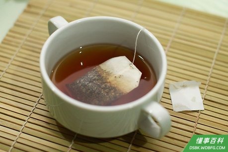 Step 2 保持嗓子的健康。