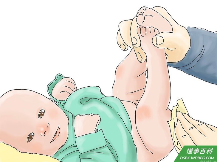 Step 4 移走脏尿片，用柔软的湿布擦拭婴儿，可以买一个湿纸巾加热器，特别适合储存布尿片。