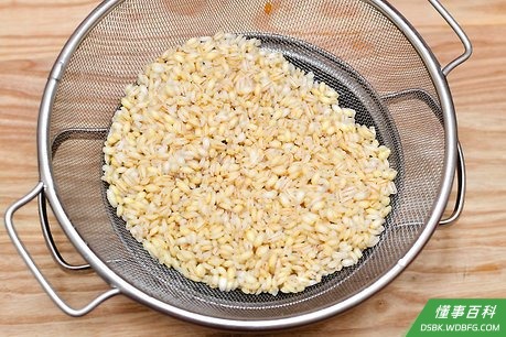 Step 3 用中大火煮8-10分钟。