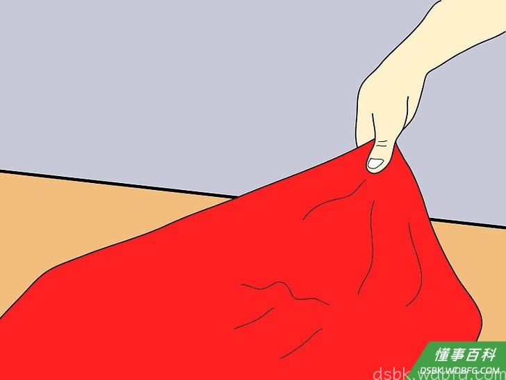 Step 1 将你挑选的布料平摊在工作台上。