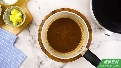 Step 4 酱一变稠就拿起来。
